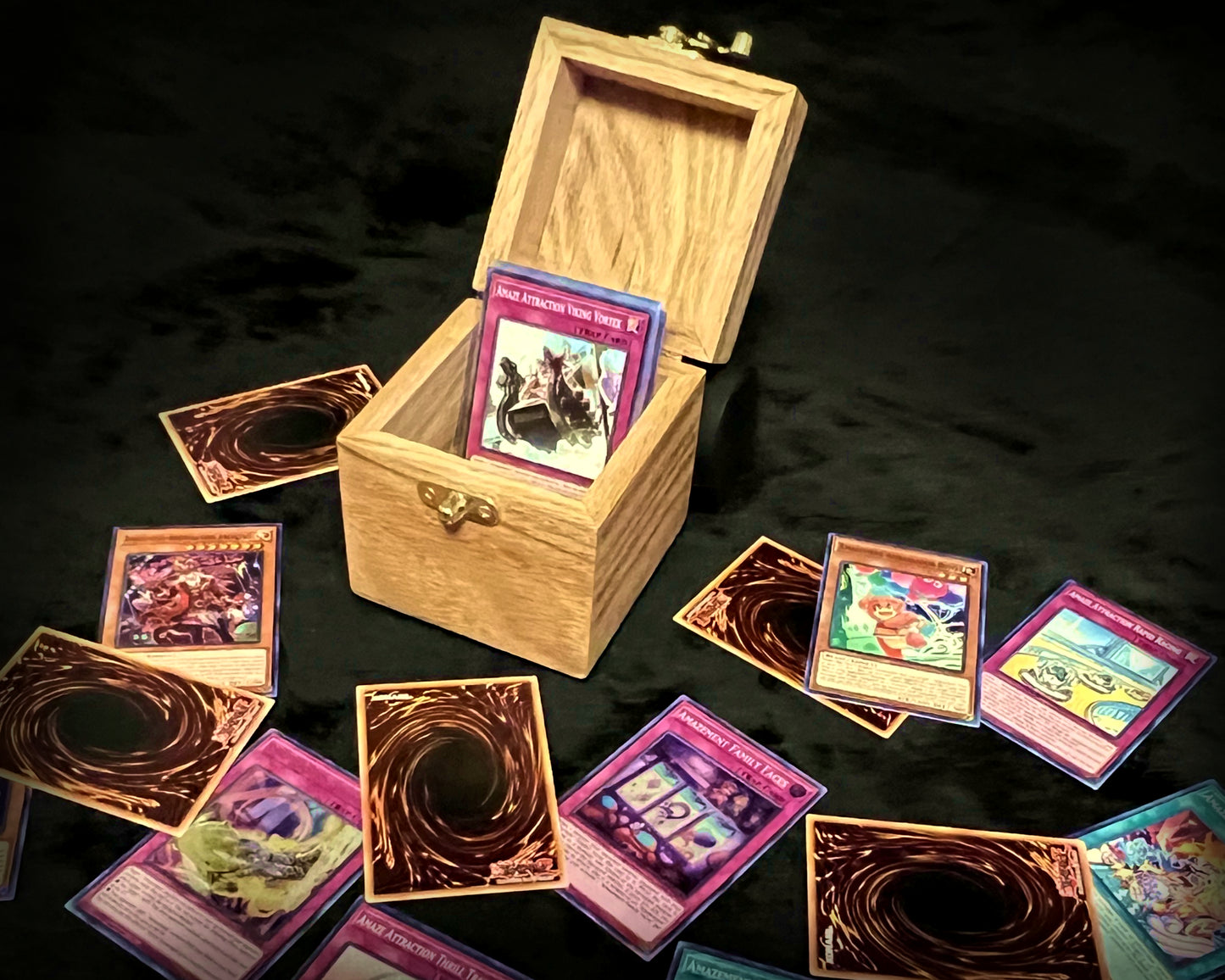 Red Oak Trading Card Box