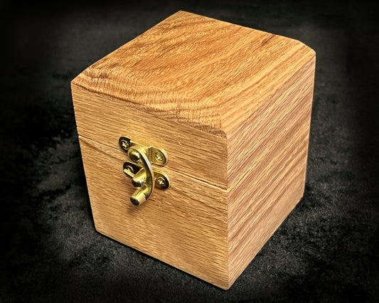 Red Oak Trading Card Box